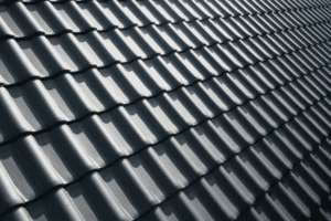 Metal Roof vs Shingles: Which Roofing Option Really Pays Off?